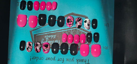RTS Black/Pink Hearts
